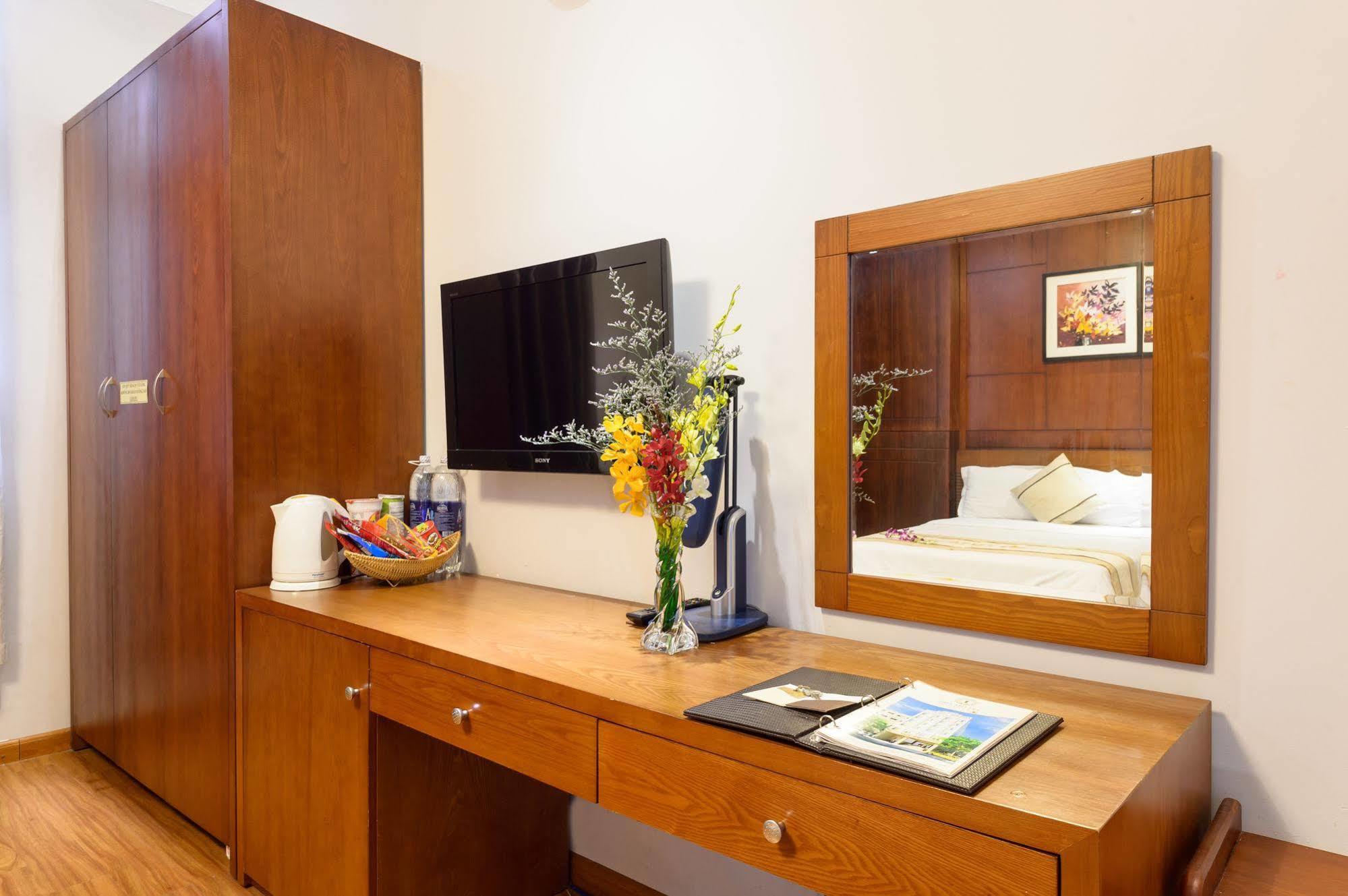 Iris Hotel Da Nang Exterior photo